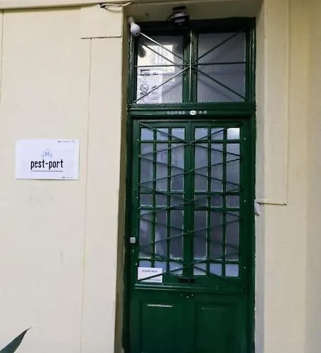 Budapest Pest-Port Apartment 4 Rooms For 16 Person