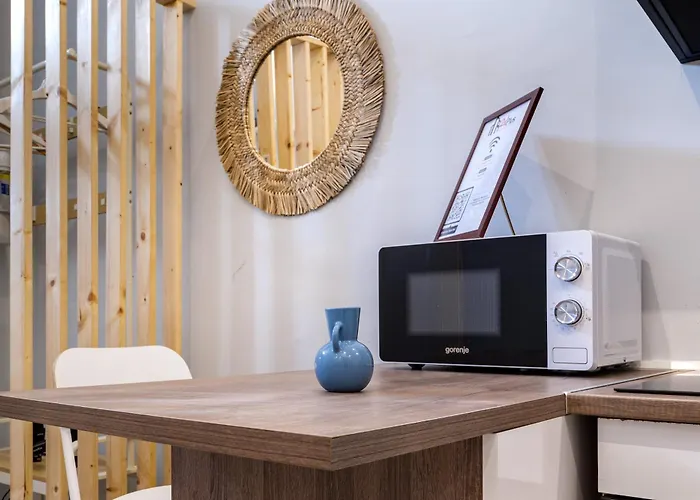 Golbarg Synagoge Apartment In Heart Of City