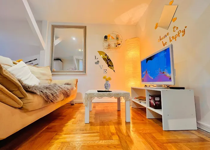 Chloe Apartment