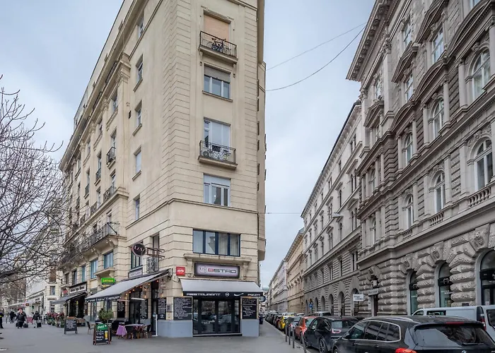 Excellent Location, Cozy Apartment
