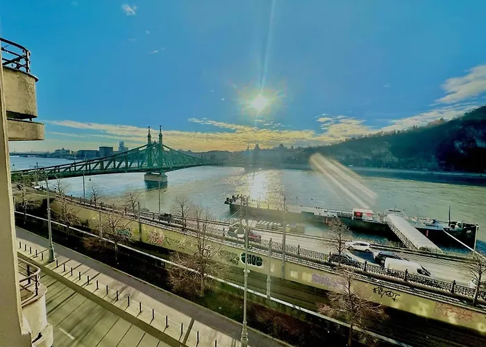 Danube View Apartment In Center-Prime Location