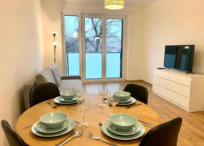 Westside Residence Apartment - Modern & Peaceful - Free Garage!