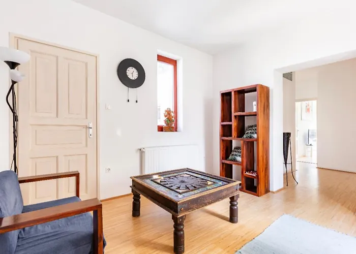 Villa Buda w/ Free Parking