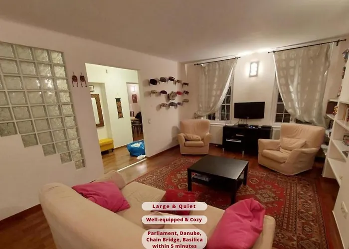 Queen Zita Apt 130 M2 Near Chain Bridge