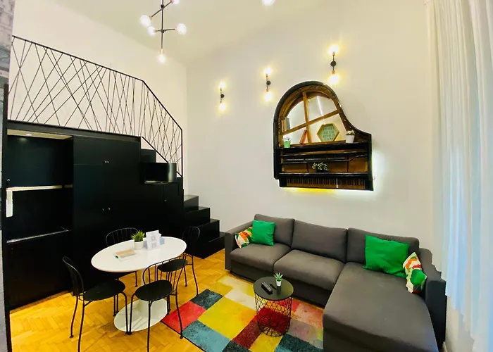Cozy Downtown 2Br Ground Fl Apt - Green Piano