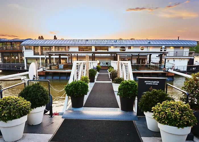 Vogue Boat Apartments