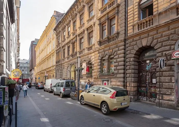 Szimpla-Synagogue-Kazinczy Str