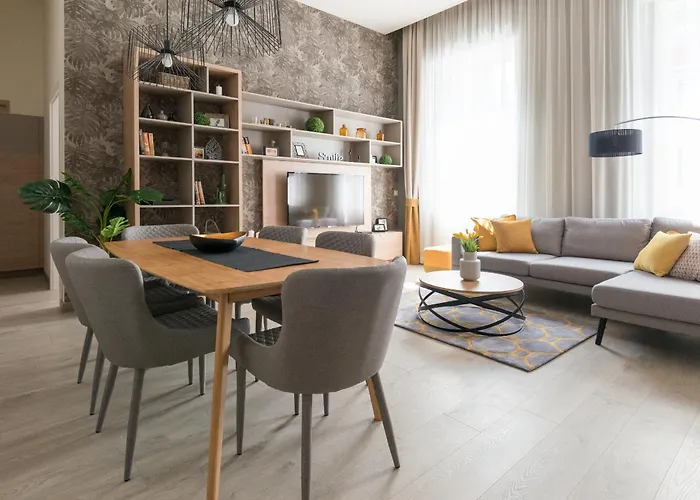 Central Deluxe Apartments