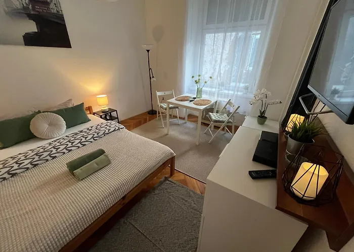 Feel Like Home - Cozy Downtwon Studio For 2