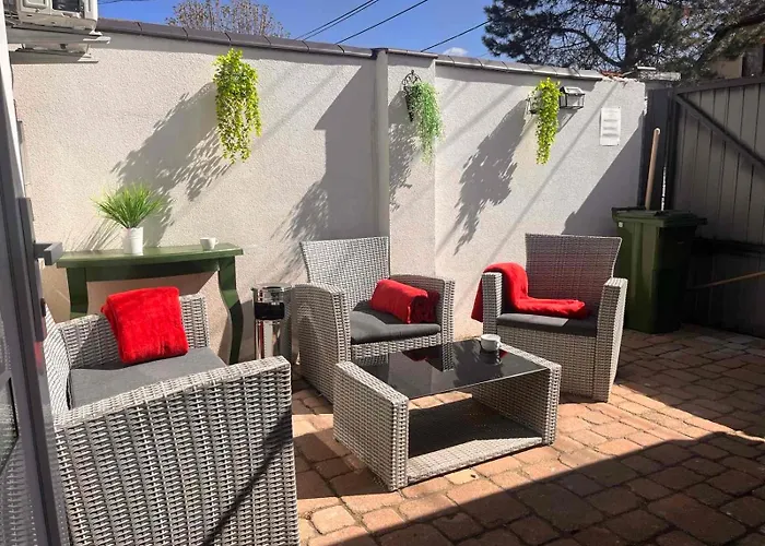King House & Garden With Ac And Free Parking Possibility