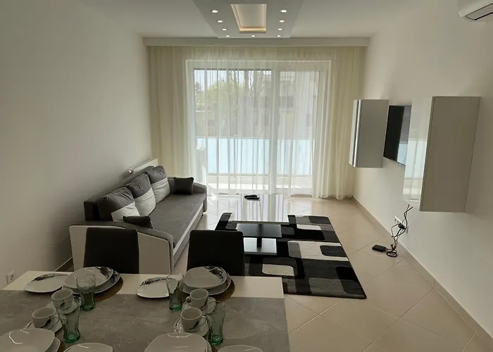 Luxury Cordia Apartment With Free Parking