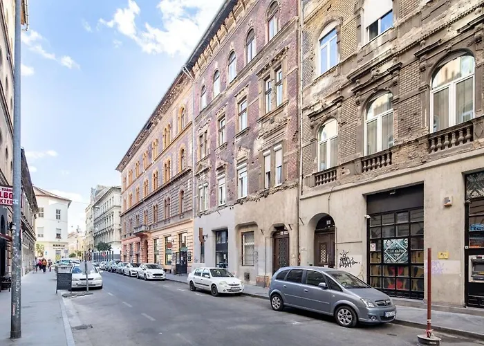 Cute Modern Getaway In The Heart Of The City