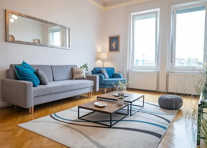 Chic Central Flat With River View