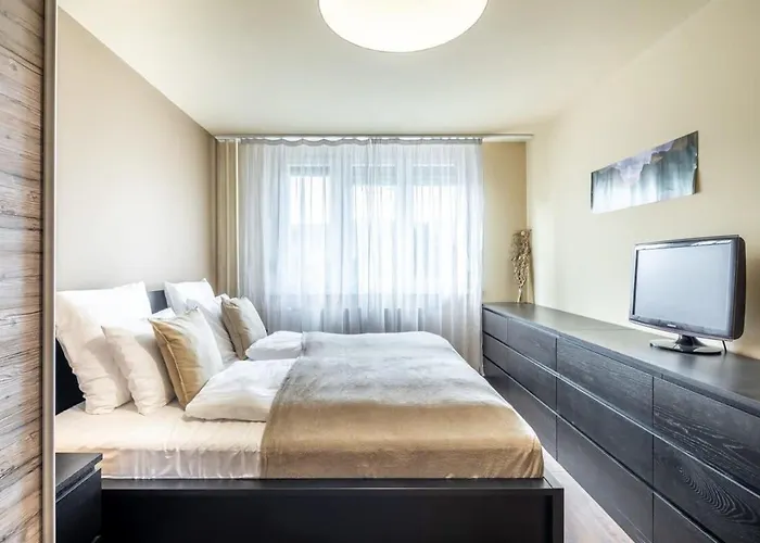 Cozy Quiet Apartment With A Balcony