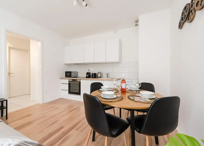 Brand New Modern Apartment-2 Rooms-Balcony-Garage