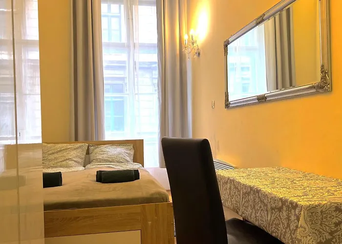 Guesthouse In Ferenciek Square