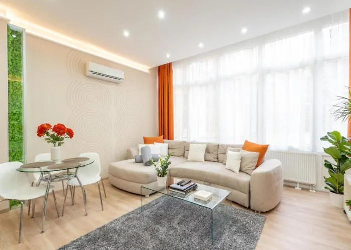 Modern, Quiet & Cozy Apartment In The Middle Of Downtown Near Danube At Fashion Street