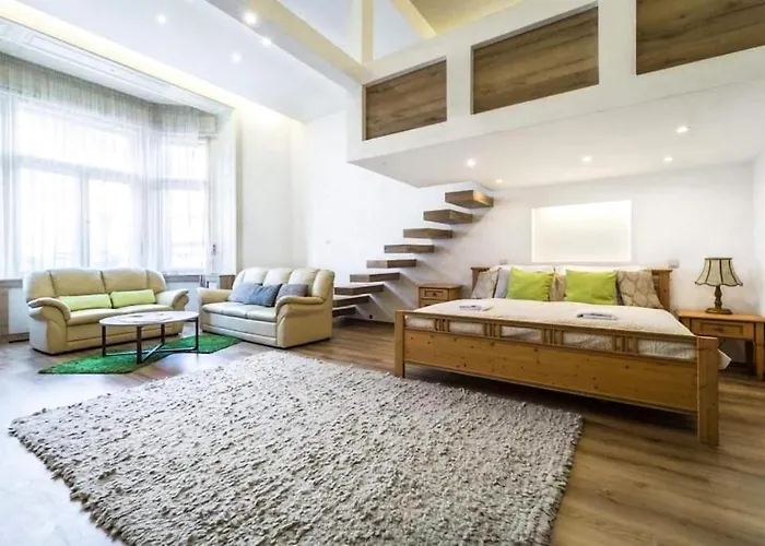 Spacious Apartment In The Central