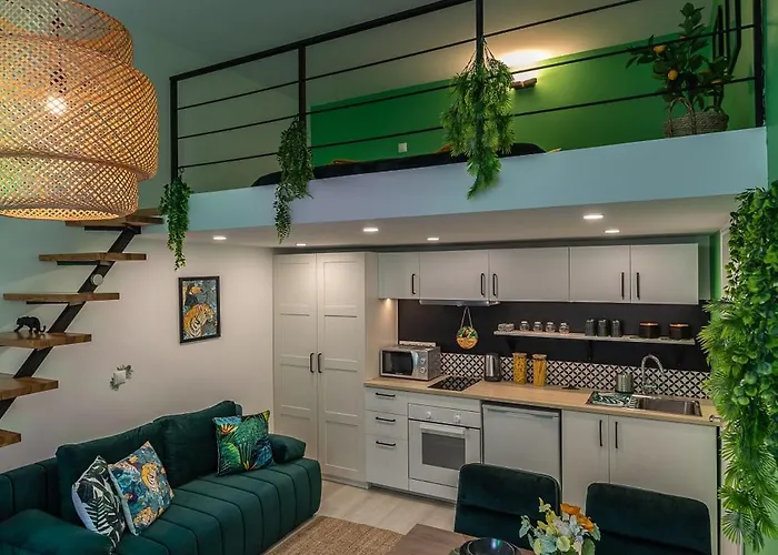 Jungle & Marble Apartments