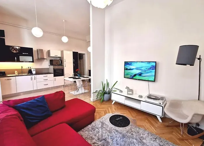 Luxury Apartment Near Astoria With Ac