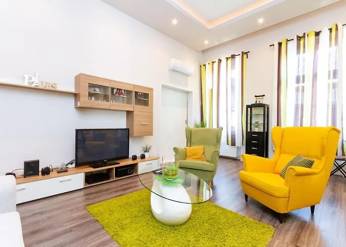 Galerie Grandeur With 2Br By Newave Apartments