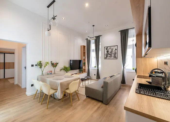 Wesselenyi-W31-Modern 3 Bedroom Suite