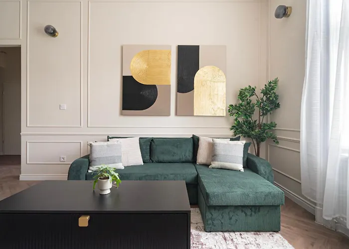 Luxurious Prestige Apartment On The St Stephen Road