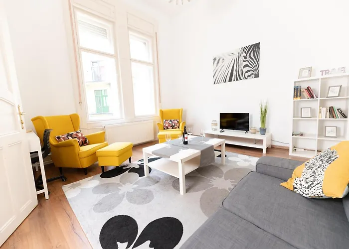 Danube Dwelling Aulich Utca 3