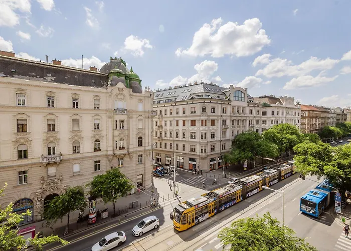 Discover Your Budapest Retreat-Walk To Parliament