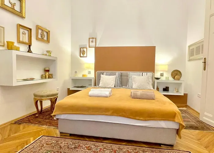 Gold Pearl Apartment 2 Rooms At St Stephen\' S Basilica