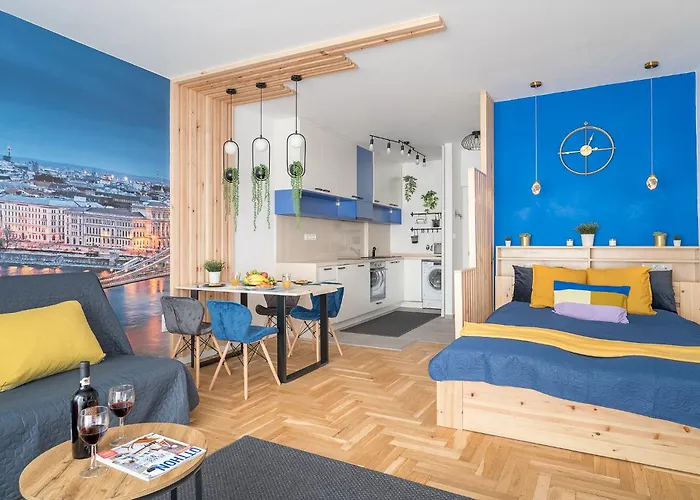 Newly Renovated!!! - Modern Apartment 10 Minutes From The Grand Boulevard