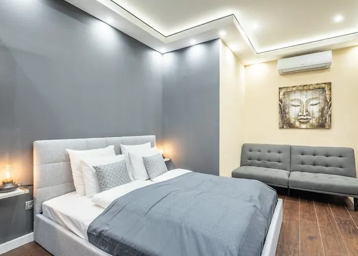 Cosy & Very Central Apartment - With Ac