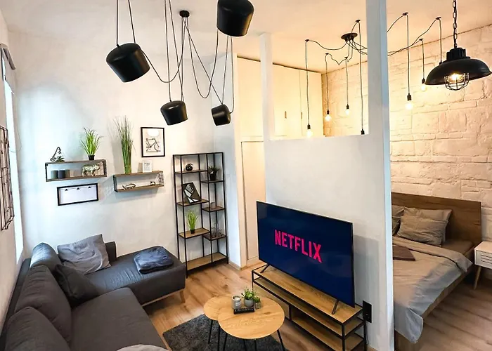 Urban Studio With Private Garden Near Andrassy