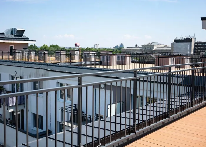 Free Parking Rooftop Budapest 4Ppl