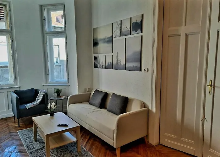 Csanady Fabulous Apartment