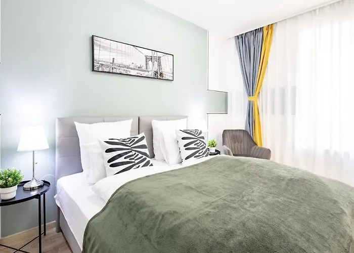 Free Parking - Balcony - Sunny - New