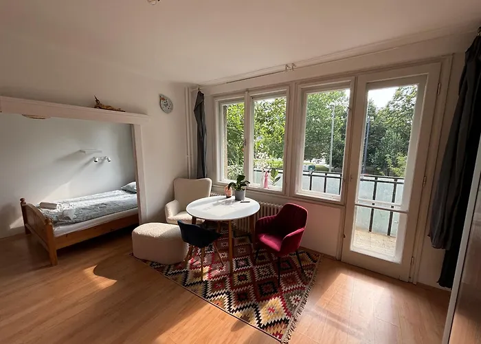 Frankel Apartman Near Lukacs Bath