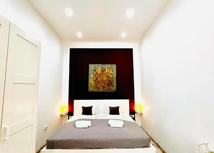 Comfy Luxury Apartment With 2 Rooms In The City Centre Aa