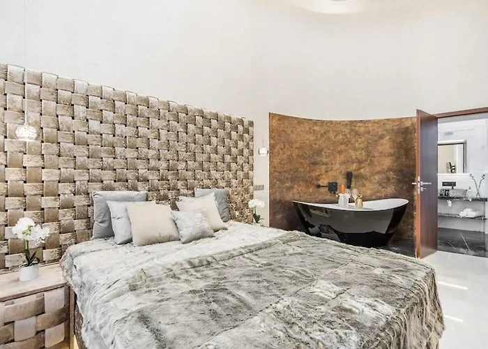 Luxurious 3-Bedroom Apartment In The Center