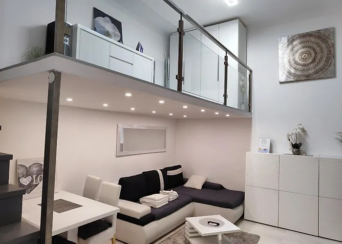 Isabella Budapest Apartment, 80M2 With Ac