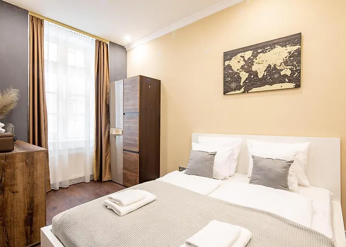 Huge Warm Luxury Apartment