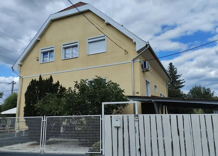 Mark\'S House