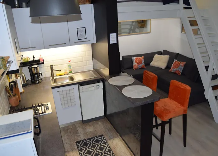 Castlehill Apartman The Perfect Blend Of Urban Living And Sightseeing Convenience
