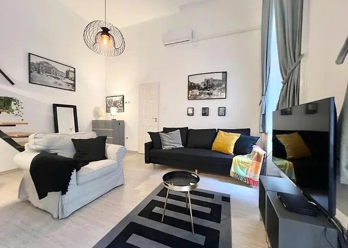 Best Location Up To 6 Guests