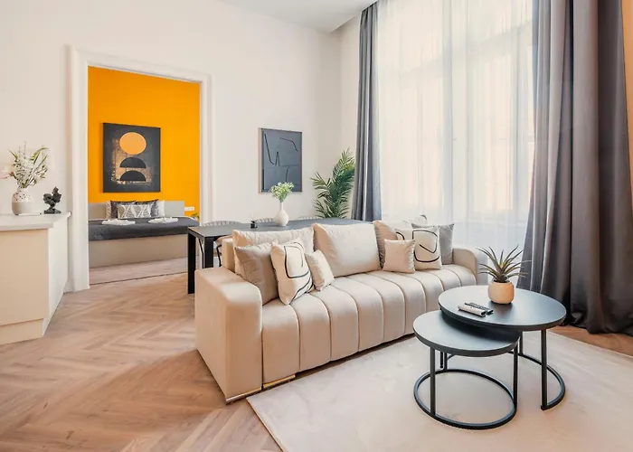 Exclusive Central 3Bedrm Stylish Residence By Prestige Homes