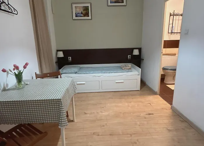 A14 Parliament Sunflower Cozy Apartment