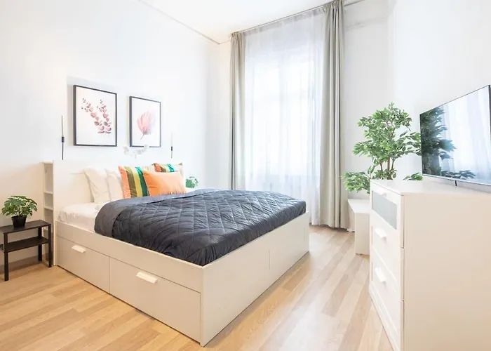 Extreme Central Cozy Studio