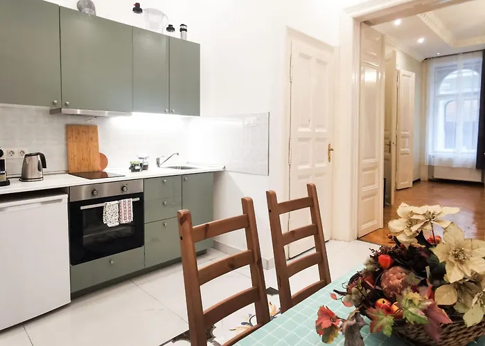 Ditroi Apartment Large