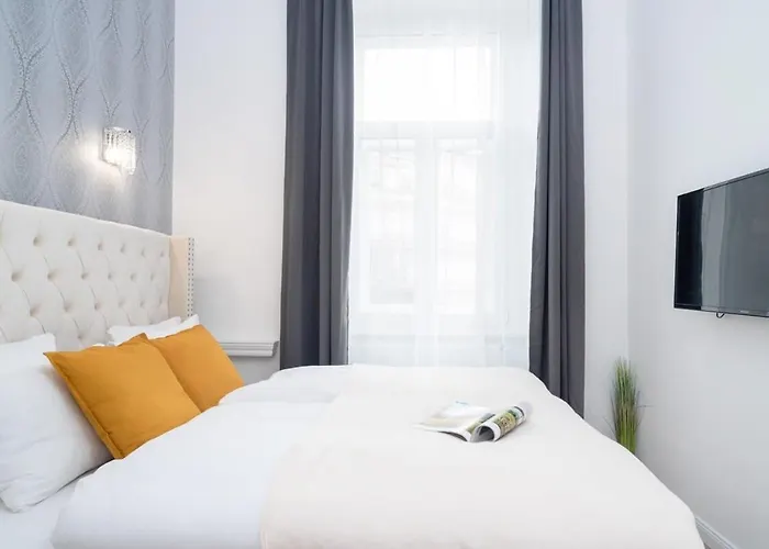 Stylish Large Apartment At Super Central Location
