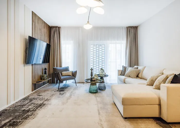 Sleek Premium Apartment With Parking